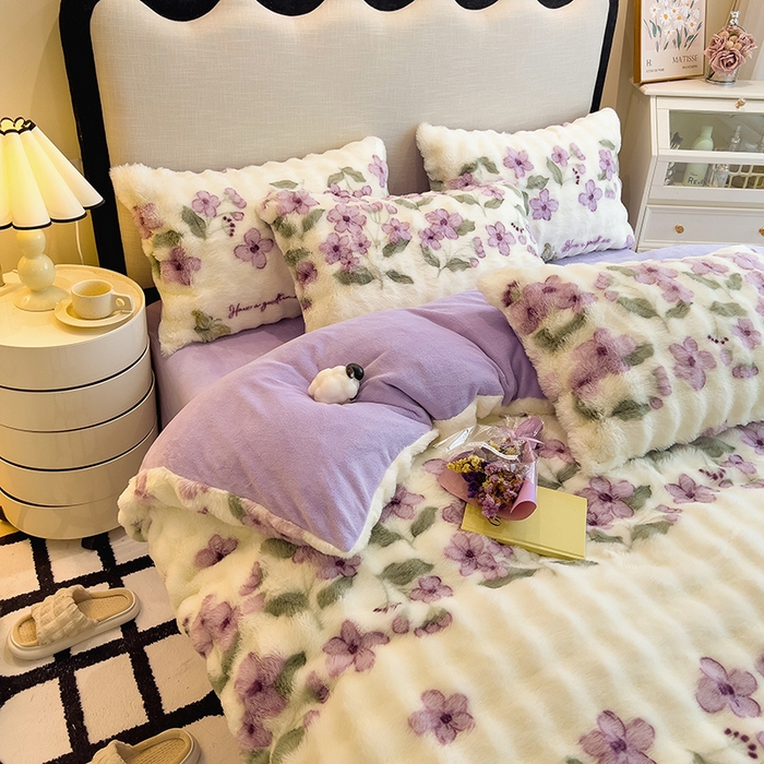 91家纺网 家纺一手货源 找家纺 摩妮卡 2025新款A类大泡泡印花兔毛牛奶绒四件套 梦妆花