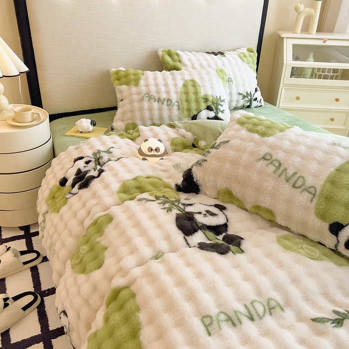 91家纺网 家纺一手货源 找家纺 摩妮卡 2025新款A类大泡泡印花兔毛牛奶绒四件套 熊猫萌萌