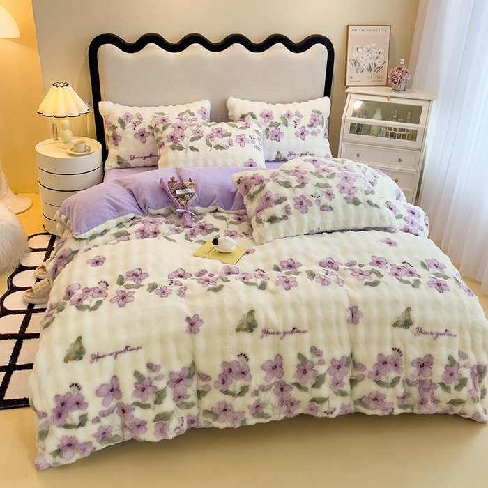 91家纺网 家纺一手货源 找家纺 摩妮卡 2025新款A类大泡泡印花兔毛牛奶绒四件套 梦妆花