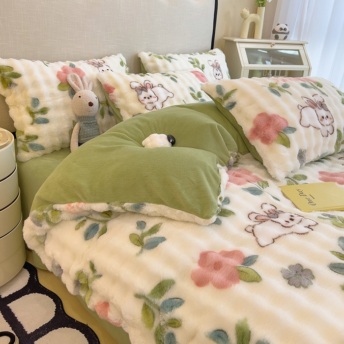 91家纺网 家纺一手货源 找家纺 摩妮卡 2025新款A类大泡泡印花兔毛牛奶绒四件套 萌兔花园