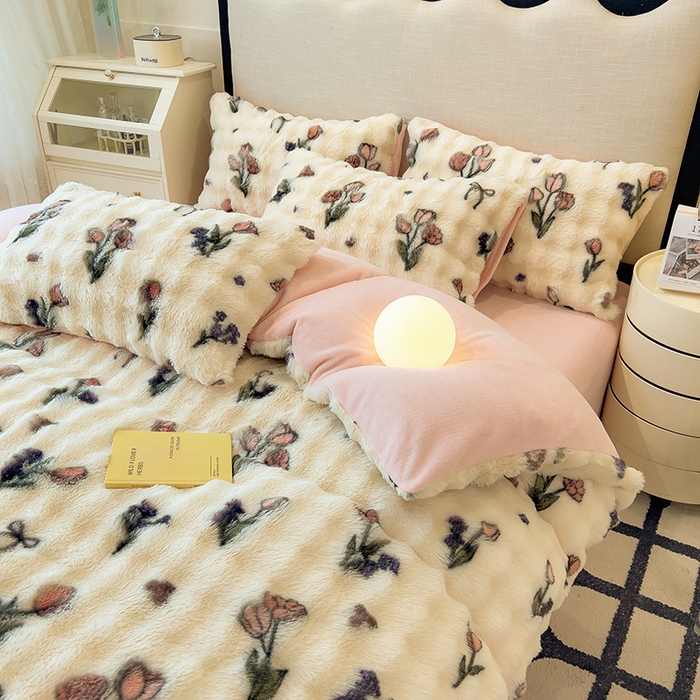 91家纺网 家纺一手货源 找家纺 摩妮卡 2025新款A类大泡泡印花兔毛牛奶绒四件套 慕颜