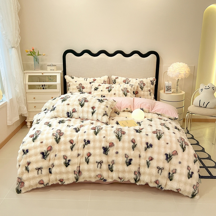 91家纺网 家纺一手货源 找家纺 摩妮卡 2025新款A类大泡泡印花兔毛牛奶绒四件套 慕颜