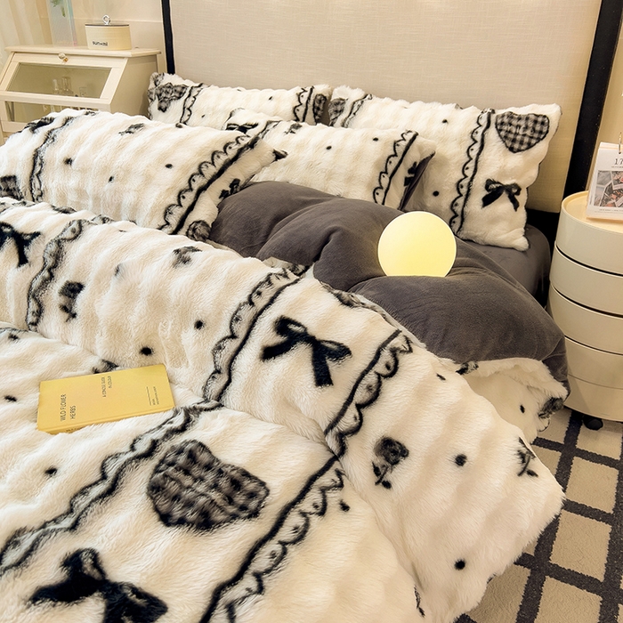 91家纺网 家纺一手货源 找家纺 摩妮卡 2025新款A类大泡泡印花兔毛牛奶绒四件套 馨莉