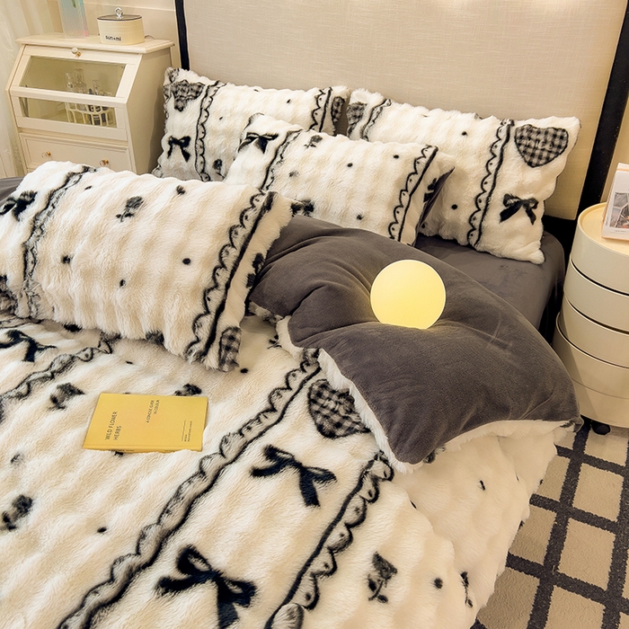 91家纺网 家纺一手货源 找家纺 摩妮卡 2025新款A类大泡泡印花兔毛牛奶绒四件套 馨莉