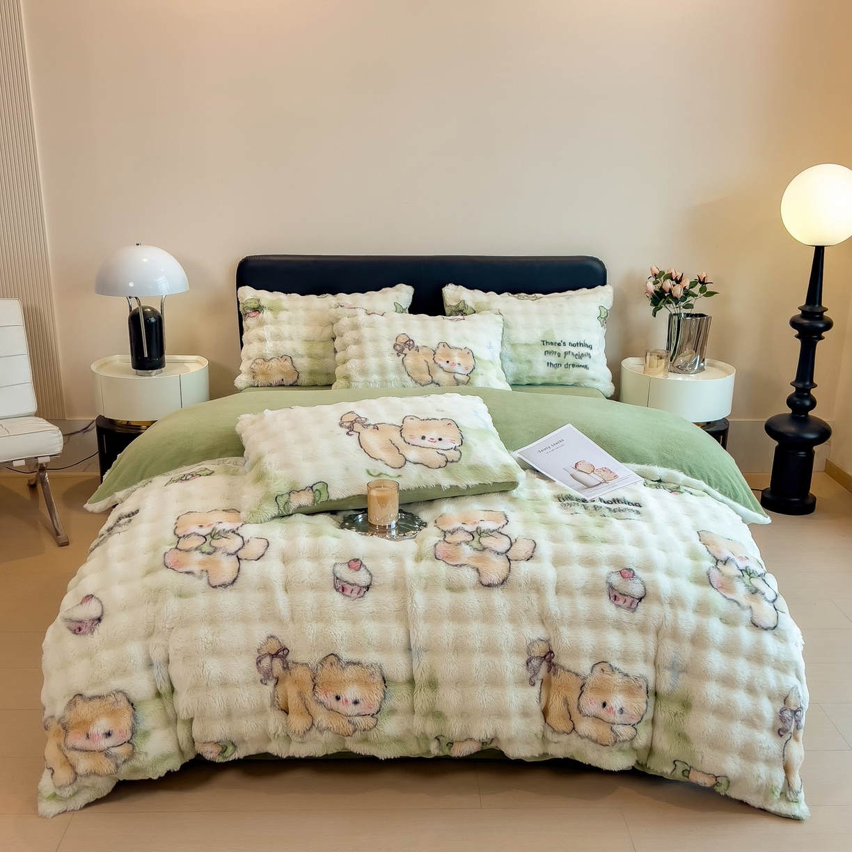 91家纺网 家纺一手货源 找家纺 摩妮卡 2025新款A类大泡泡印花兔毛牛奶绒四件套 活泼小犬