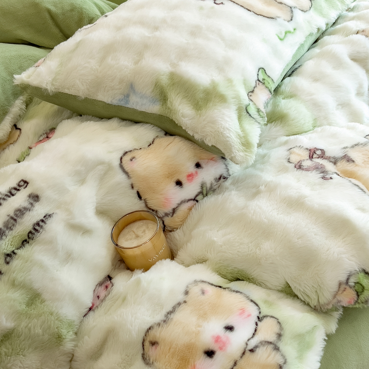 91家纺网 家纺一手货源 找家纺 摩妮卡 2025新款A类大泡泡印花兔毛牛奶绒四件套 活泼小犬