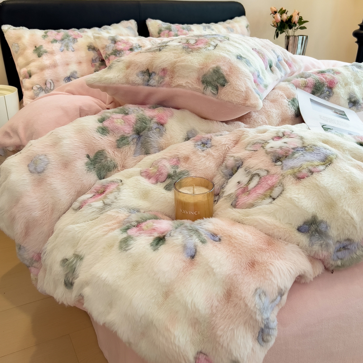 91家纺网 家纺一手货源 找家纺 摩妮卡 2025新款A类大泡泡印花兔毛牛奶绒四件套 谈话会