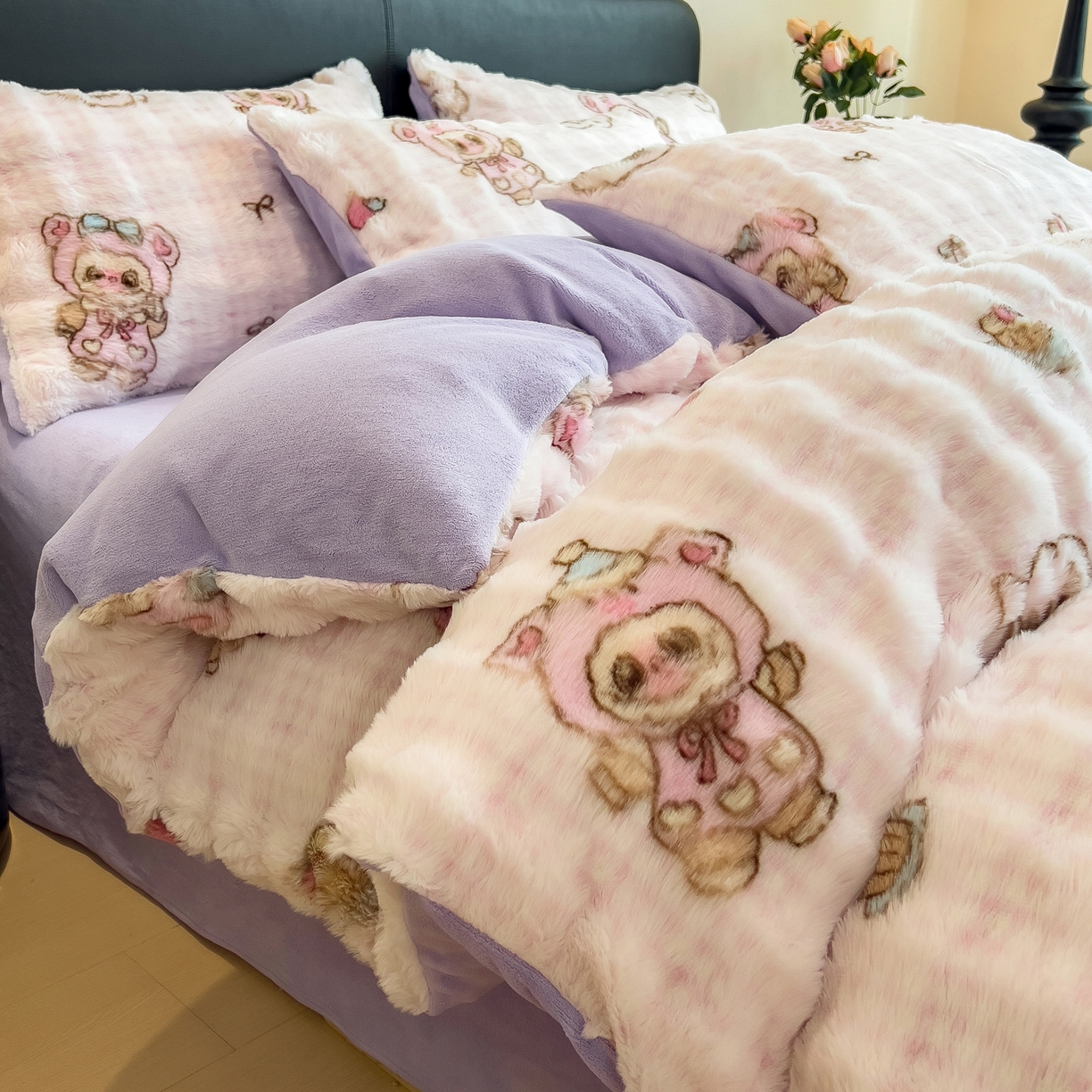 91家纺网 家纺一手货源 找家纺 摩妮卡 2025新款A类大泡泡印花兔毛牛奶绒四件套 可爱宝贝