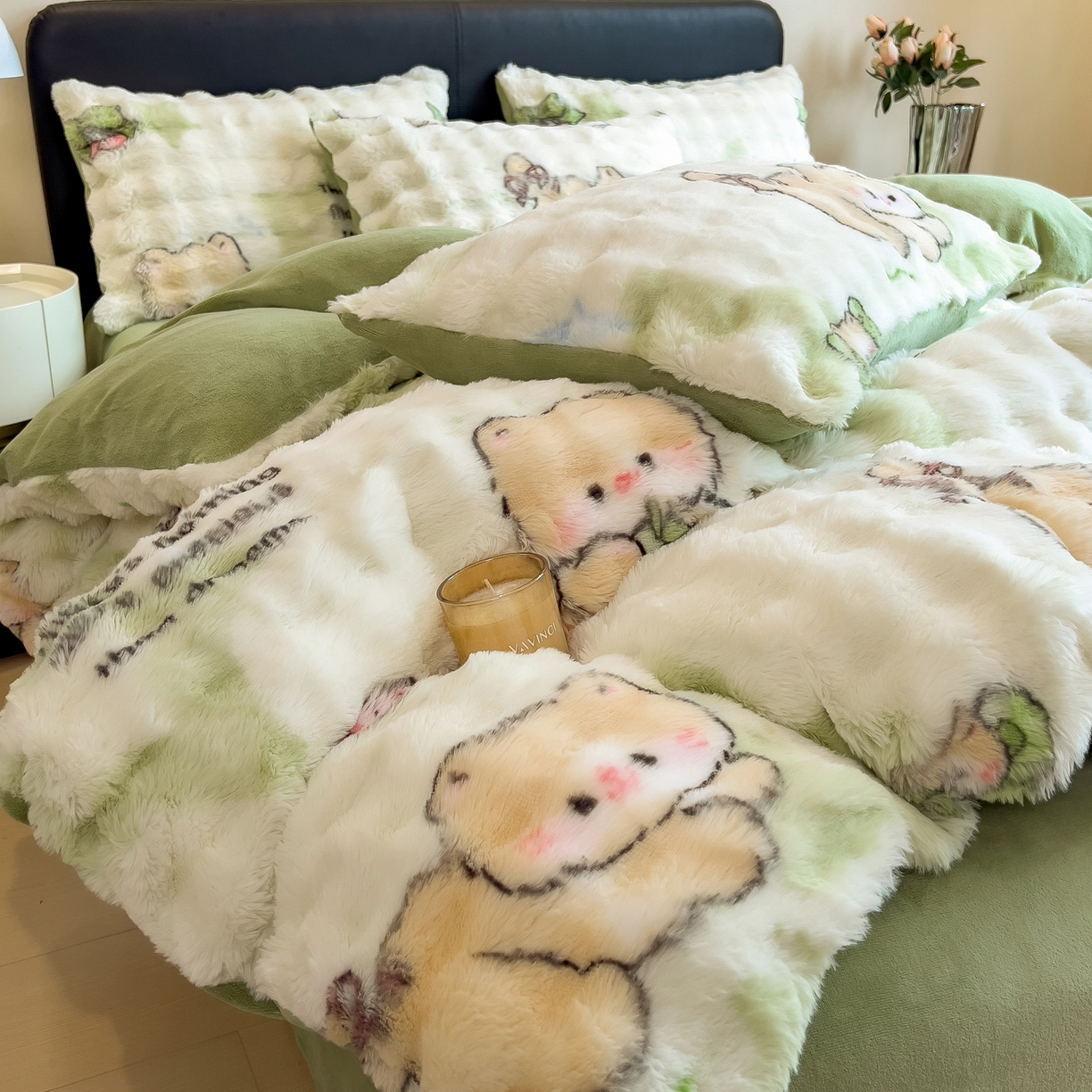 91家纺网 家纺一手货源 找家纺 摩妮卡 2025新款A类大泡泡印花兔毛牛奶绒四件套 活泼小犬