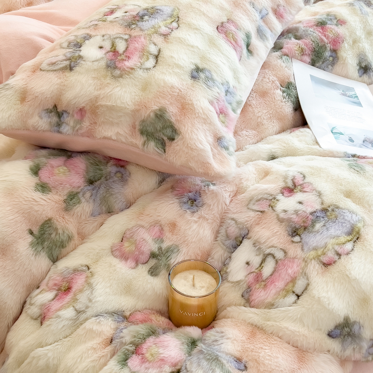 91家纺网 家纺一手货源 找家纺 摩妮卡 2025新款A类大泡泡印花兔毛牛奶绒四件套 谈话会