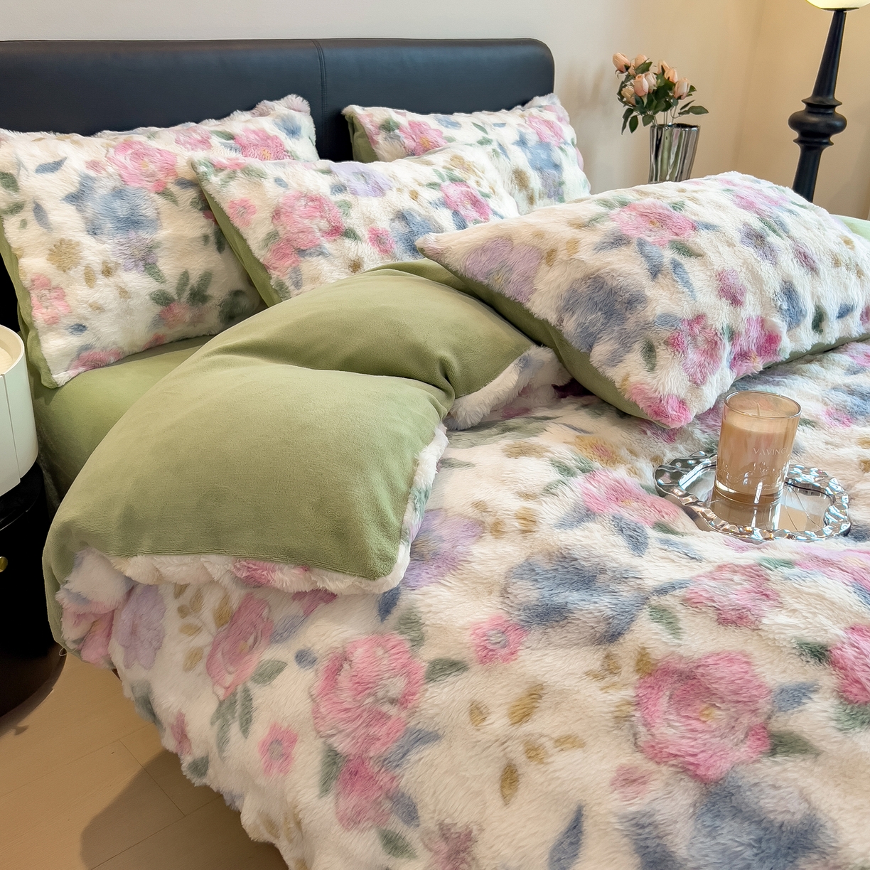 91家纺网 家纺一手货源 找家纺 摩妮卡 2025新款A类大泡泡印花兔毛牛奶绒四件套 卡丽花