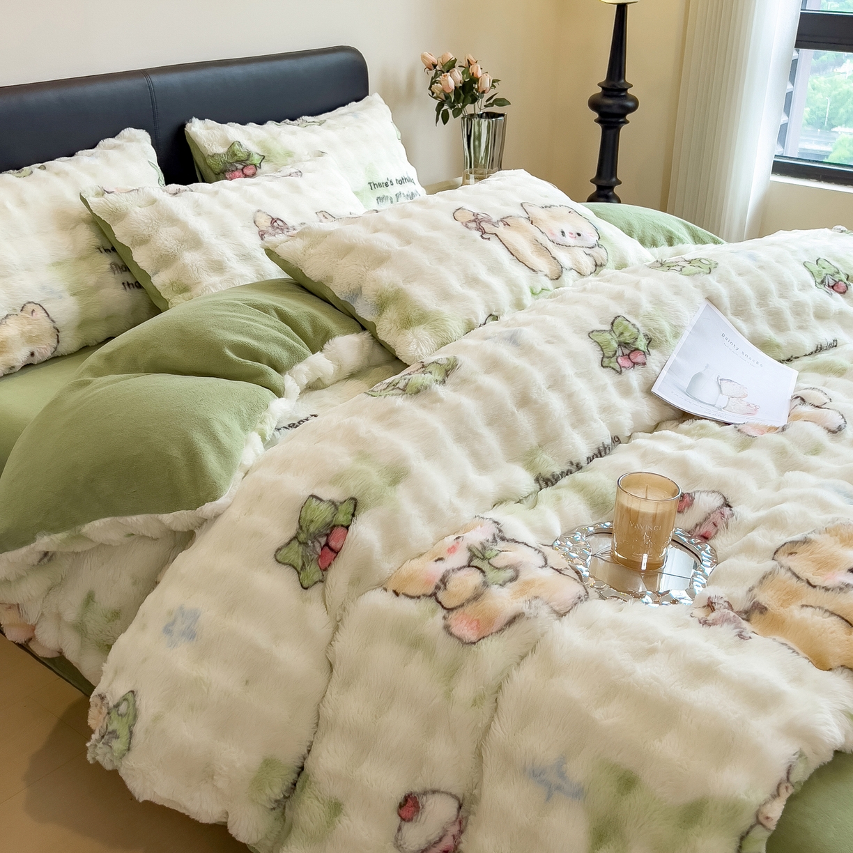 91家纺网 家纺一手货源 找家纺 摩妮卡 2025新款A类大泡泡印花兔毛牛奶绒四件套 活泼小犬