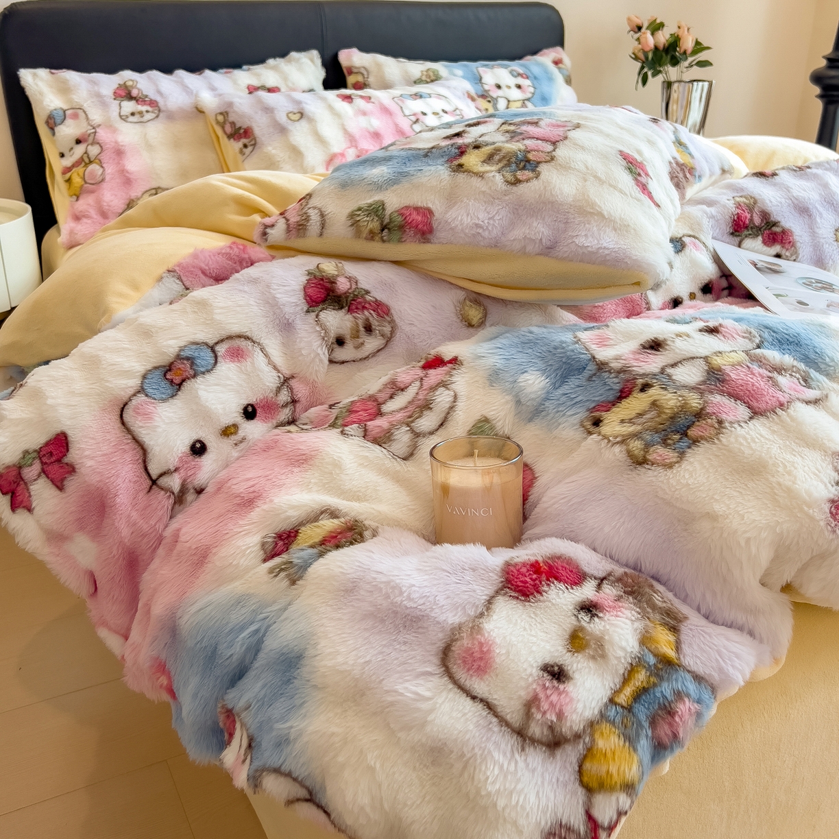91家纺网 家纺一手货源 找家纺 摩妮卡 2025新款A类大泡泡印花兔毛牛奶绒四件套 猫猫日常