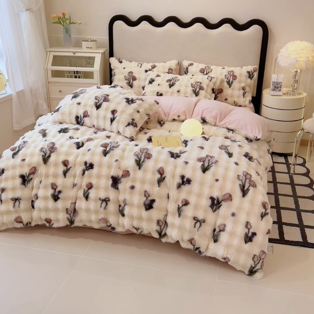 91家纺网 家纺一手货源 找家纺 摩妮卡 2025新款A类大泡泡印花兔毛牛奶绒四件套 慕颜