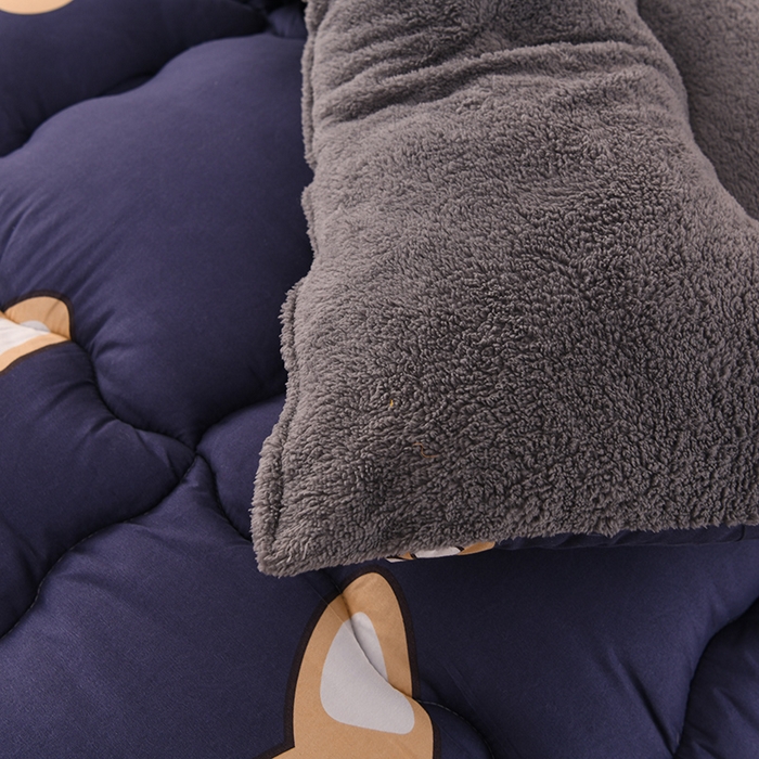 91家纺网 家纺一手货源 找家纺 2025新款保暖羊羔绒冬被 欢乐狗