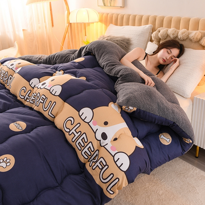 91家纺网 家纺一手货源 找家纺 2025新款保暖羊羔绒冬被 欢乐狗