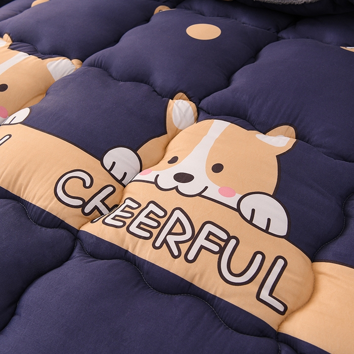 91家纺网 家纺一手货源 找家纺 2025新款保暖羊羔绒冬被 欢乐狗