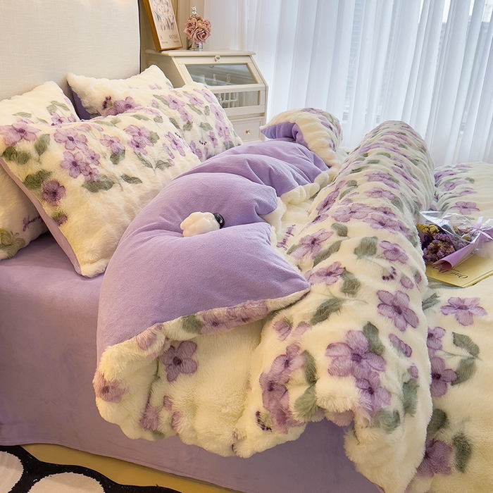 91家纺网 家纺一手货源 找家纺 摩妮卡 2025新款A类大泡泡印花兔毛牛奶绒四件套 梦妆花