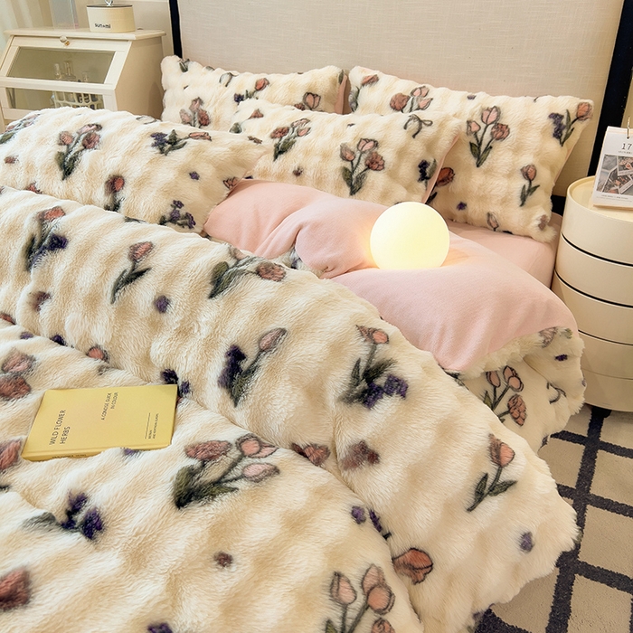 91家纺网 家纺一手货源 找家纺 摩妮卡 2025新款A类大泡泡印花兔毛牛奶绒四件套 慕颜