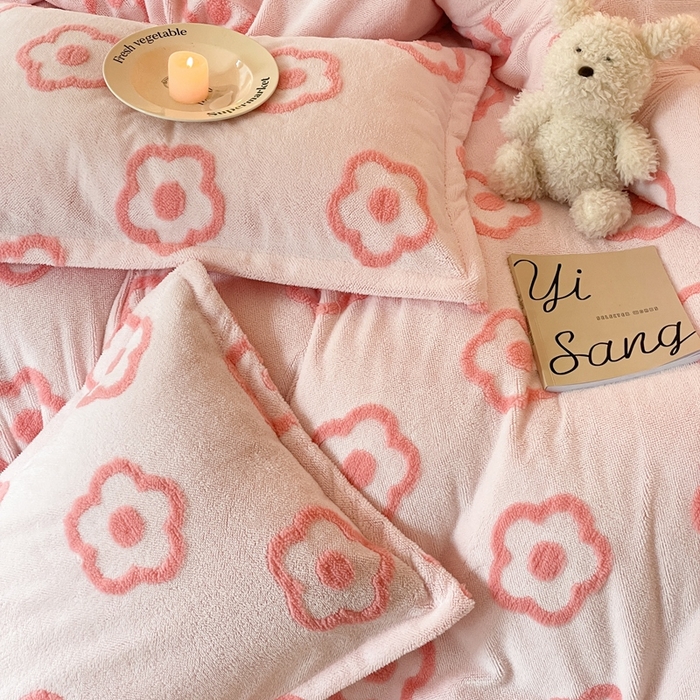 91家纺网 家纺一手货源 找家纺 川悦生活 2025新款A类300克高克重提花牛奶绒四件套 暖阳小花