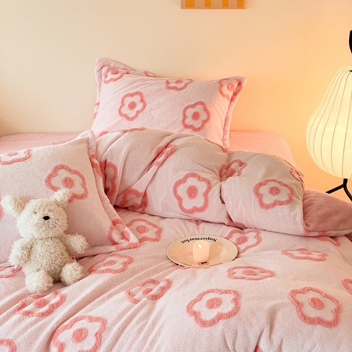 91家纺网 家纺一手货源 找家纺 川悦生活 2025新款A类300克高克重提花牛奶绒四件套 暖阳小花