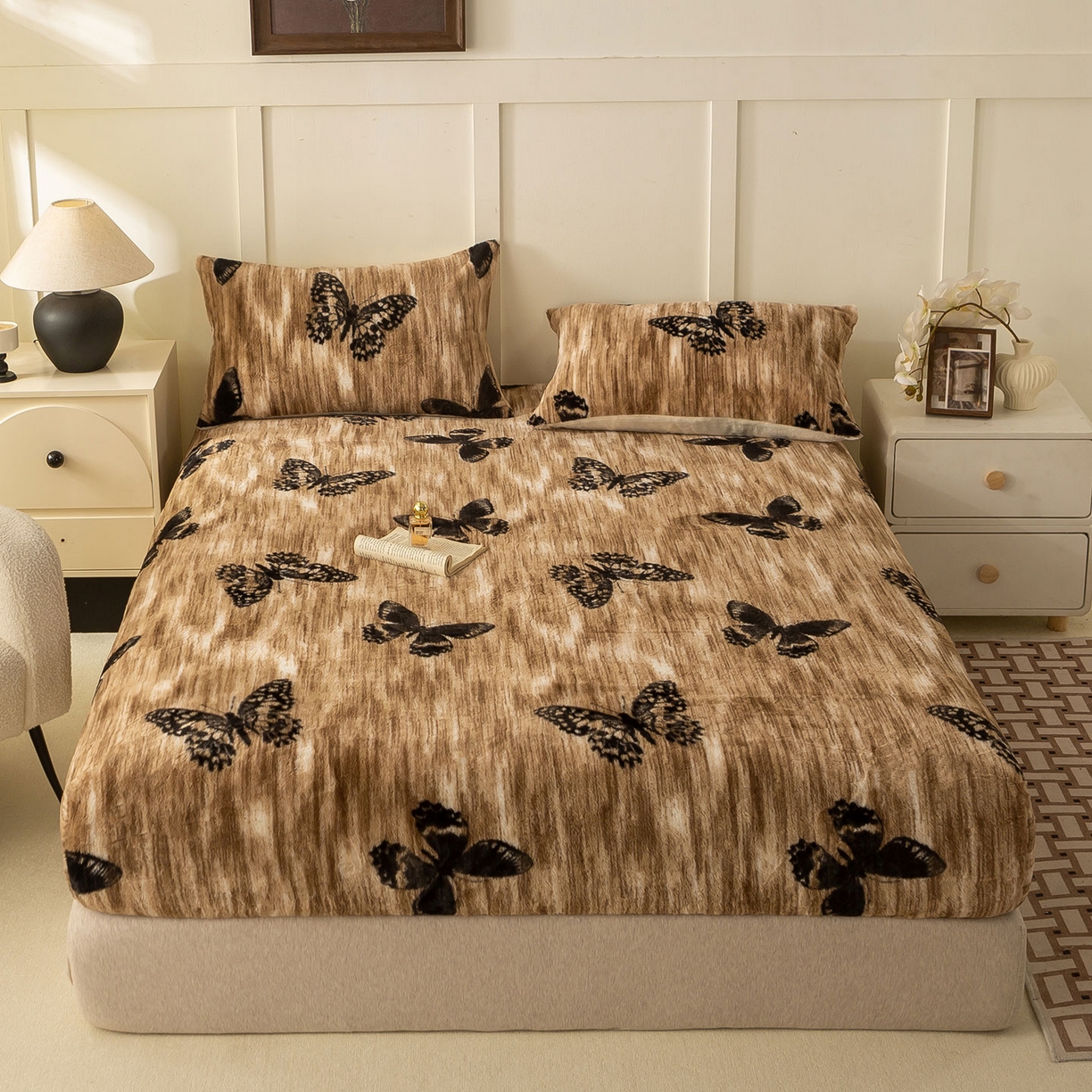 91家纺网 家纺一手货源 找家纺 眠势力 2025新款兔毛绒床笠单件冬季加绒冬季保暖保护套全包防尘床垫罩-美拉德系列 蝶绒梦境【兔毛绒床笠】