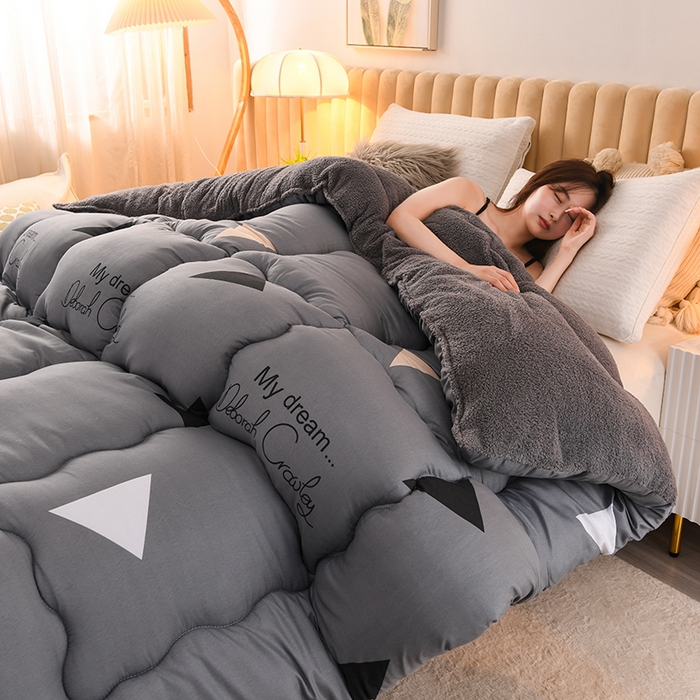 91家纺网 家纺一手货源 找家纺 2025新款保暖羊羔绒冬被 美梦