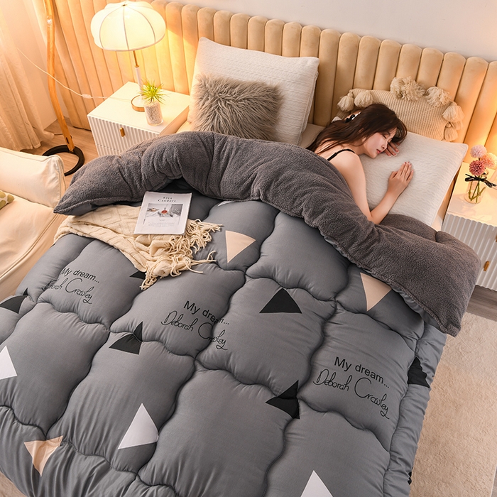 91家纺网 家纺一手货源 找家纺 2025新款保暖羊羔绒冬被 美梦