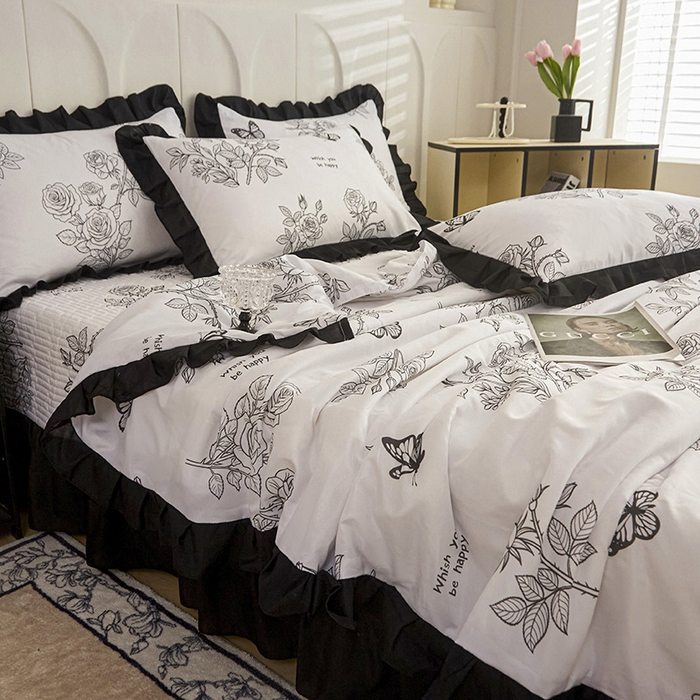 91家纺网 家纺一手货源 找家纺 梵克保罗 2025春夏新款有氧双层纱印花夹棉床盖四件套夏被四件套 墨蝶幻梦