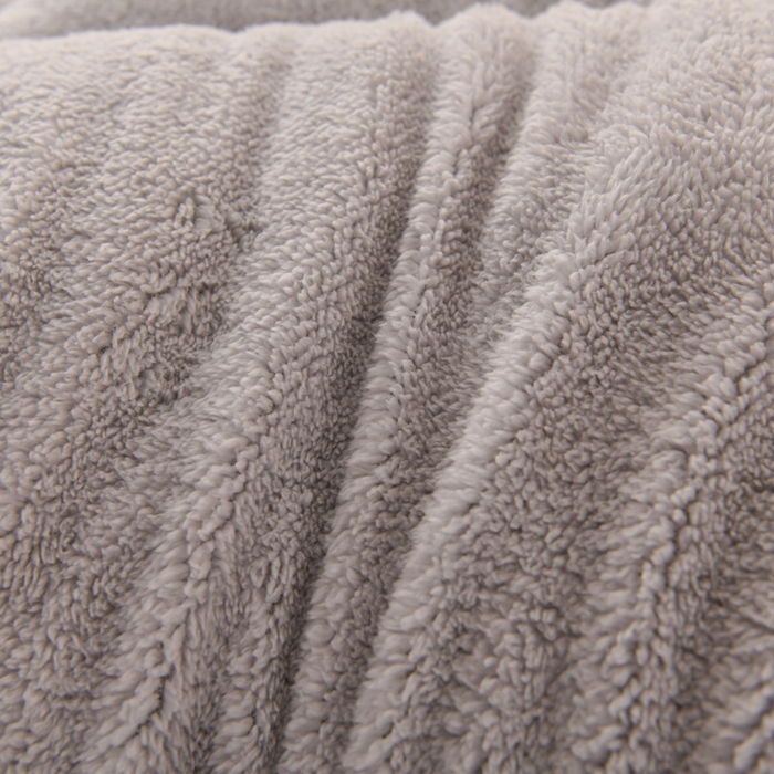 91家纺网 家纺一手货源 找家纺 2025新款保暖羊羔绒冬被 森林鹿