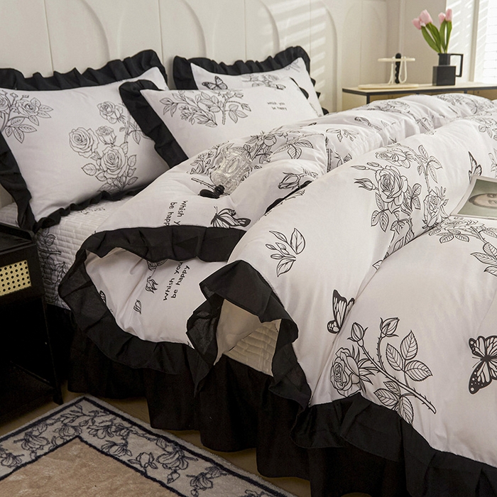 91家纺网 家纺一手货源 找家纺 梵克保罗 2025春夏新款有氧双层纱印花夹棉床盖四件套夏被四件套 墨蝶幻梦