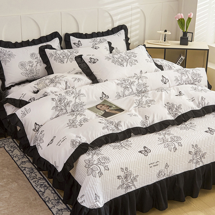 91家纺网 家纺一手货源 找家纺 梵克保罗 2025春夏新款有氧双层纱印花夹棉床盖四件套夏被四件套 墨蝶幻梦