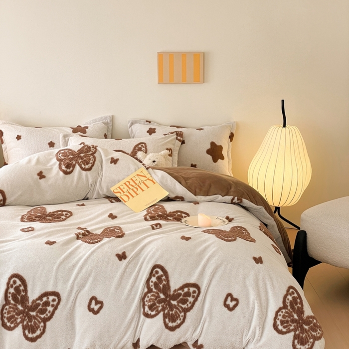 91家纺网 家纺一手货源 找家纺 川悦生活 2025新款A类300克高克重提花牛奶绒四件套 甜蜜福蝶-咖