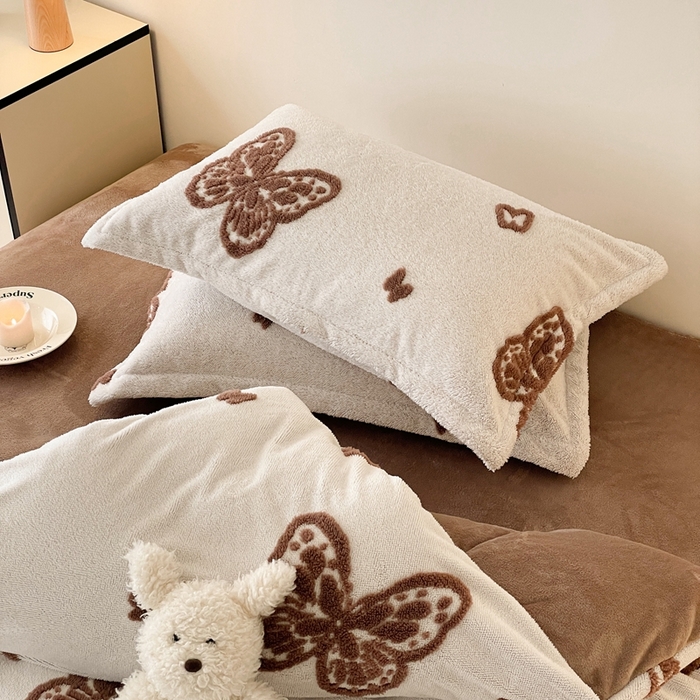 91家纺网 家纺一手货源 找家纺 川悦生活 2025新款A类300克高克重提花牛奶绒四件套 甜蜜福蝶-咖