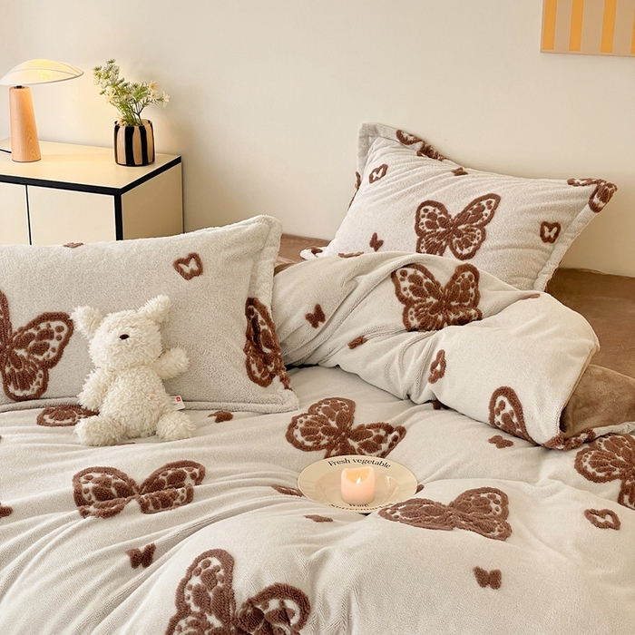 91家纺网 家纺一手货源 找家纺 川悦生活 2025新款A类300克高克重提花牛奶绒四件套 甜蜜福蝶-咖