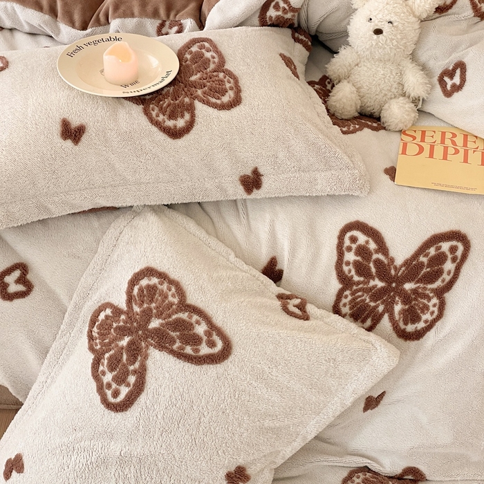 91家纺网 家纺一手货源 找家纺 川悦生活 2025新款A类300克高克重提花牛奶绒四件套 甜蜜福蝶-咖