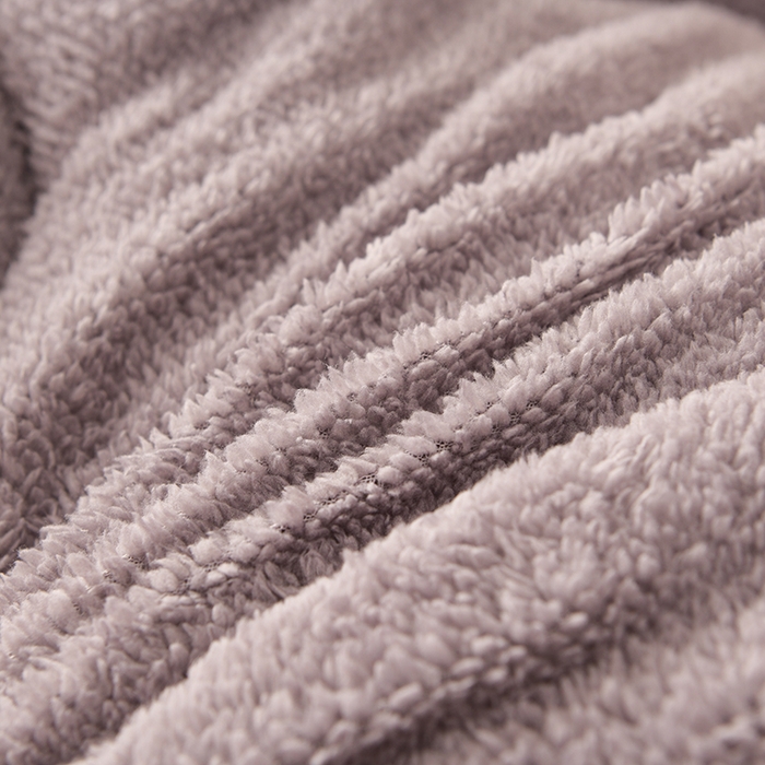 91家纺网 家纺一手货源 找家纺 2025新款保暖羊羔绒冬被 云朵