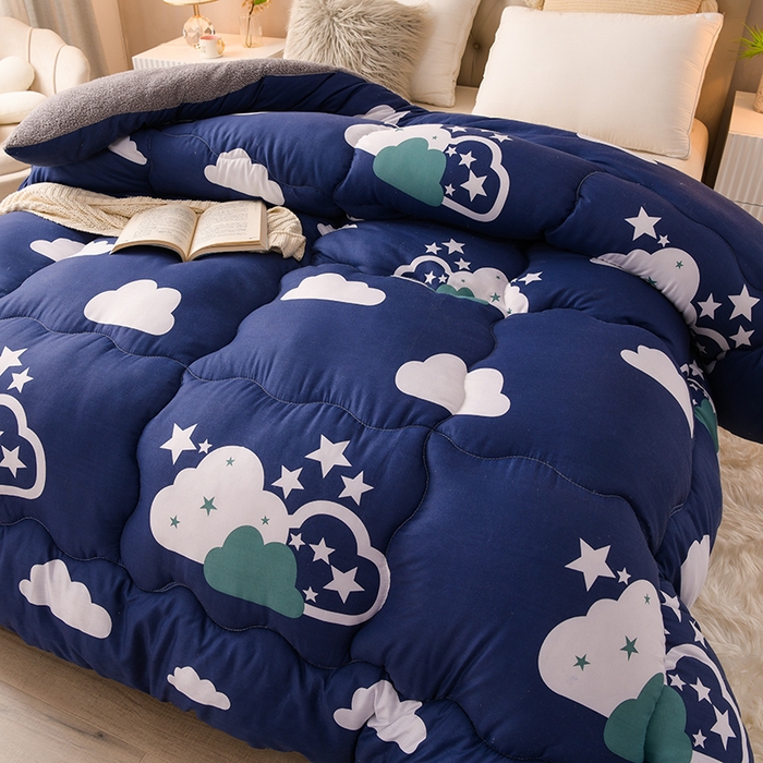 91家纺网 家纺一手货源 找家纺 2025新款保暖羊羔绒冬被 云朵