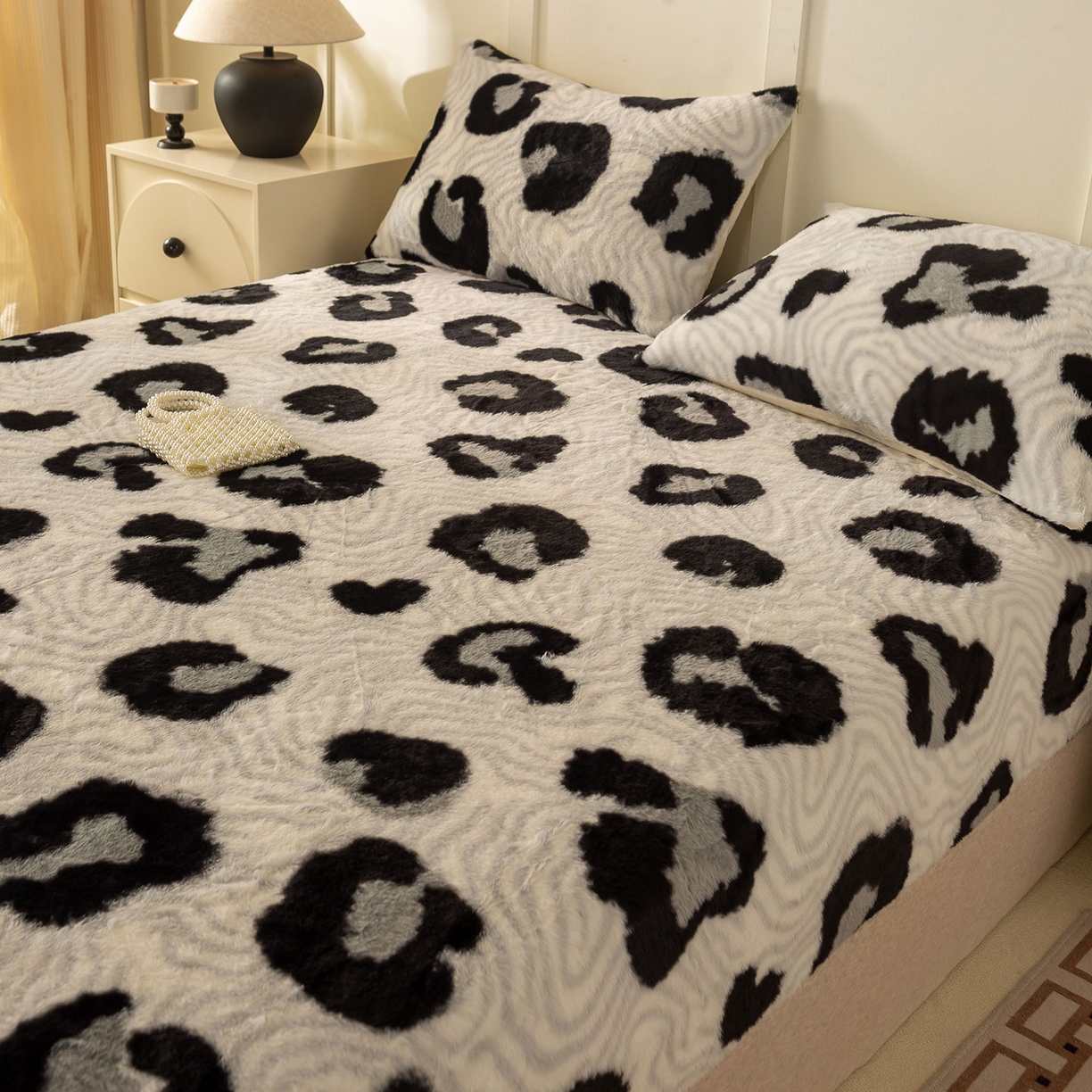 91家纺网 家纺一手货源 找家纺 眠势力 2025新款兔毛绒床笠单件冬季加绒冬季保暖保护套全包防尘床垫罩-美拉德系列 都市斑迹【兔毛绒床笠】