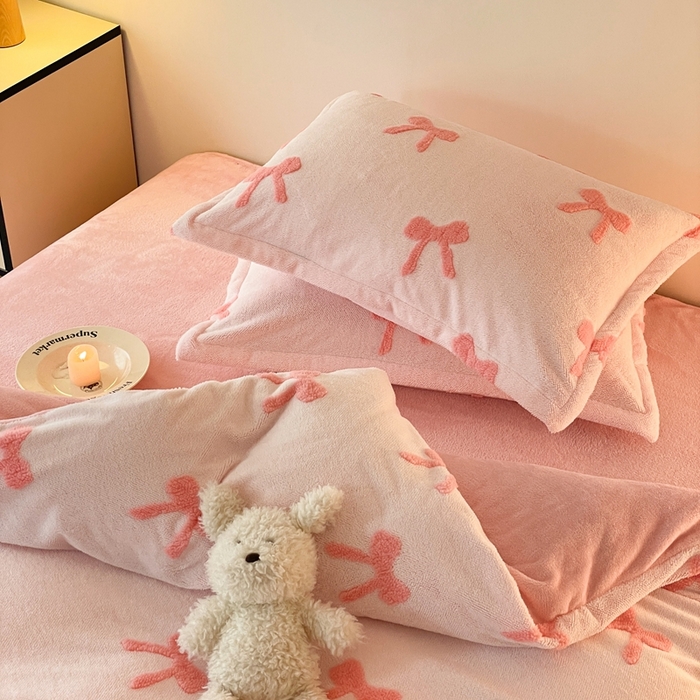 91家纺网 家纺一手货源 找家纺 川悦生活 2025新款A类300克高克重提花牛奶绒四件套 甜甜蝴蝶结