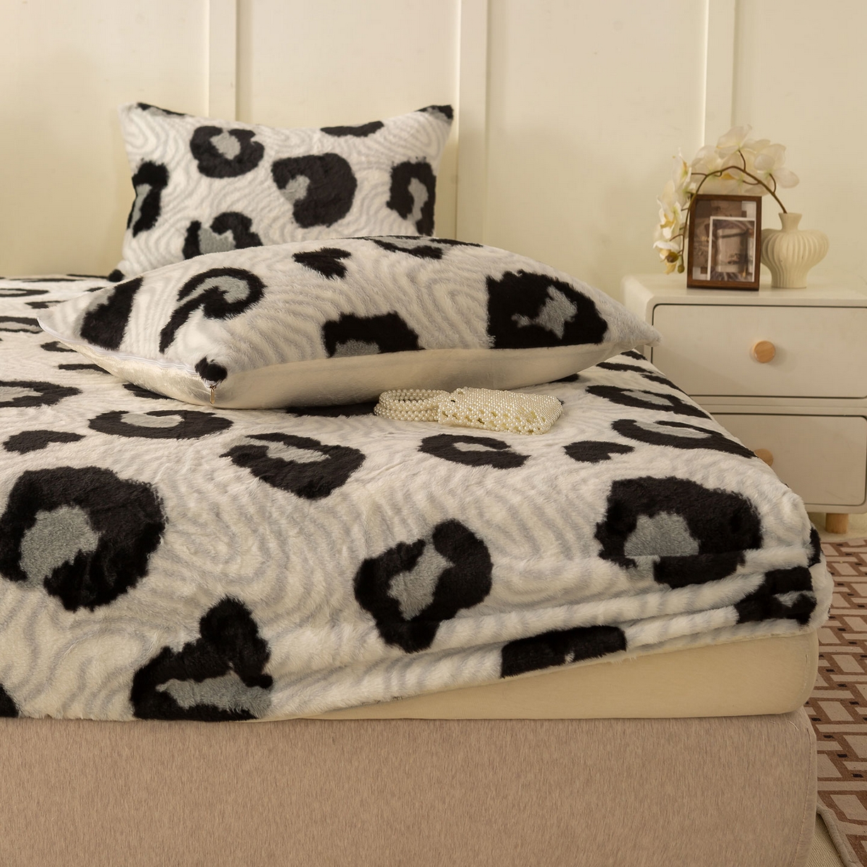 91家纺网 家纺一手货源 找家纺 眠势力 2025新款兔毛绒床笠单件冬季加绒冬季保暖保护套全包防尘床垫罩-美拉德系列 都市斑迹【兔毛绒床笠】