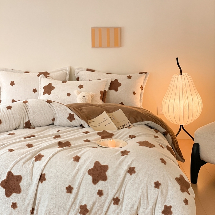 91家纺网 家纺一手货源 找家纺 川悦生活 2025新款A类300克高克重提花牛奶绒四件套 星星愿望