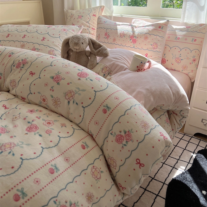 91家纺网 家纺一手货源 找家纺 红嘴企鹅 2026新款精致印花牛奶绒四件套 玫瑰花