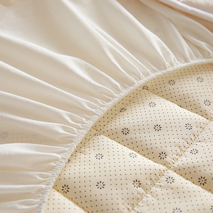 91家纺网 家纺一手货源 找家纺 鑫钰 2025秋冬新款新疆棉棉花床笠 棉格-经典白