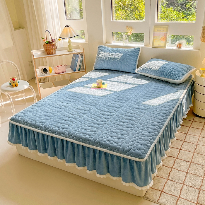 91家纺网 家纺一手货源 找家纺 眠势力 2025新款牛奶绒毛球床笠款四件套 冰雪兰-毛球款