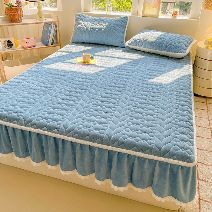 91家纺网 家纺一手货源 找家纺 眠势力 2025新款牛奶绒毛球床笠款四件套 冰雪兰-毛球款