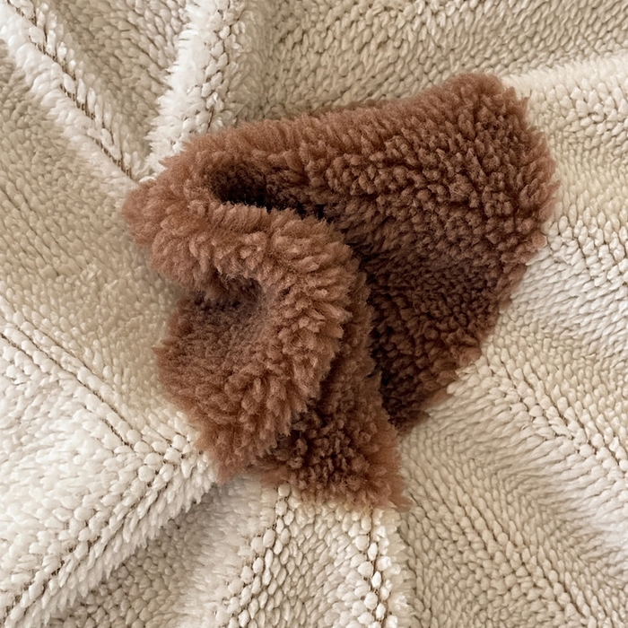 91家纺网 家纺一手货源 找家纺 川悦生活 2025新款A类300克高克重提花牛奶绒四件套 幸福爱语-咖