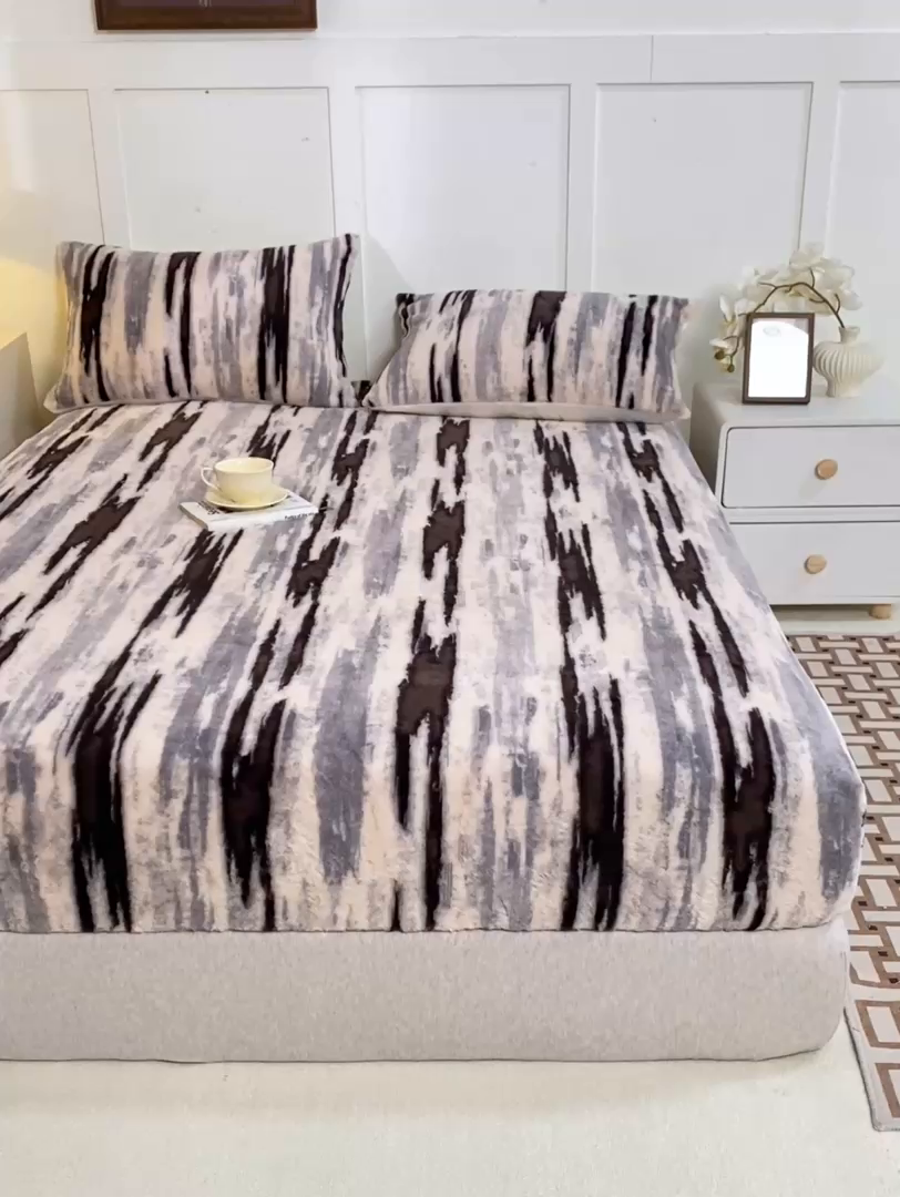 91家纺网 家纺一手货源 找家纺 眠势力 2025新款兔毛绒床笠单件冬季加绒冬季保暖保护套全包防尘床垫罩-美拉德系列 猎影绒光【兔毛绒床笠】