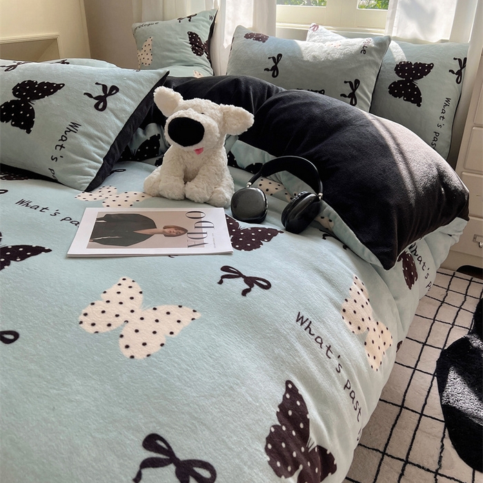 91家纺网 家纺一手货源 找家纺 红嘴企鹅 2025新款精致印花牛奶绒四件套 魅力蝴蝶