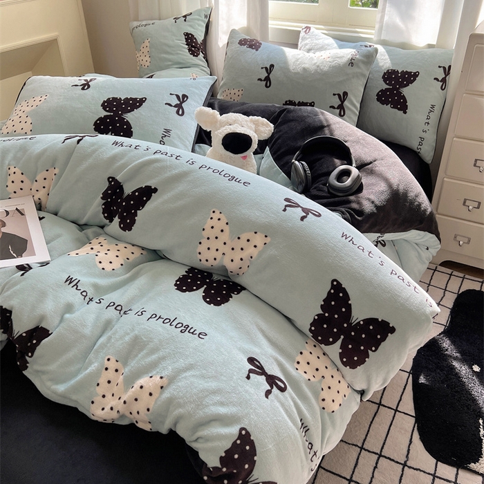 91家纺网 家纺一手货源 找家纺 红嘴企鹅 2025新款精致印花牛奶绒四件套 魅力蝴蝶